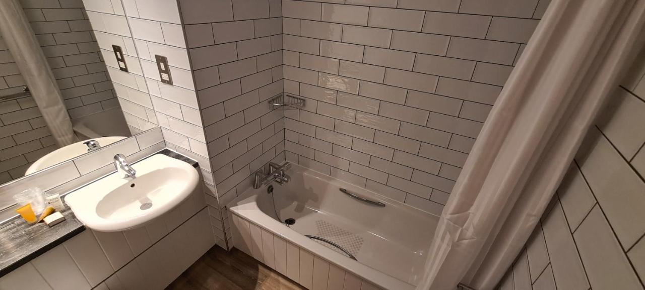 Boat & Horses Inn Oldham Zewnętrze zdjęcie