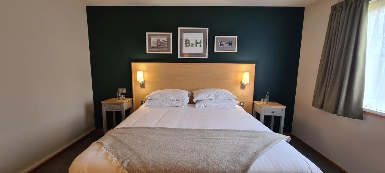 Boat & Horses Inn Oldham Zewnętrze zdjęcie